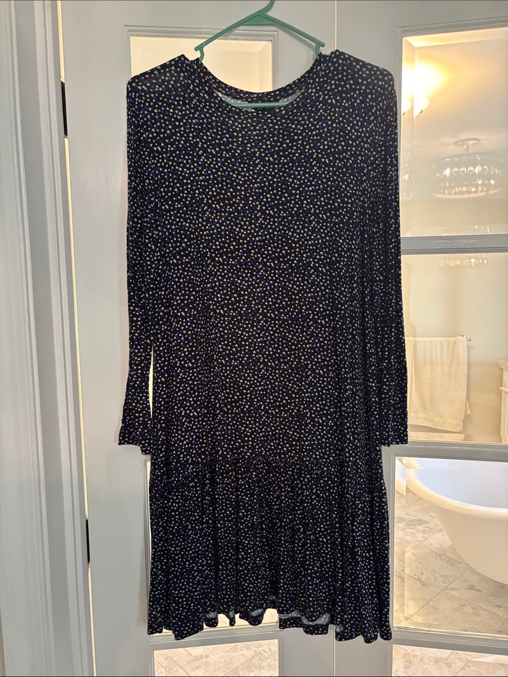Women's Saint & Sofia Black Long Sleeve Heart-Print Tiered Dress